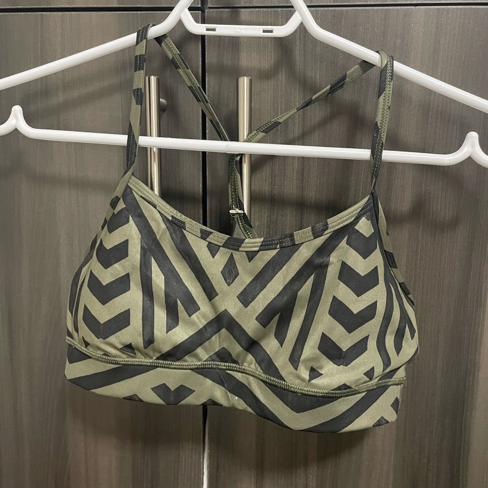 Lululemon bra size 6